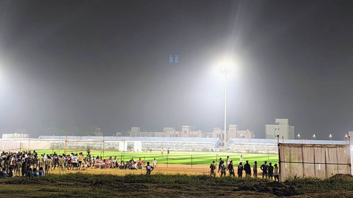 वन रक्षक भर्ती प्रक्रिया में गड़बड़ी! नियमों को दरकिनार कर अभ्यर्थियों का रात में लिया फिजिकल टेस्ट…