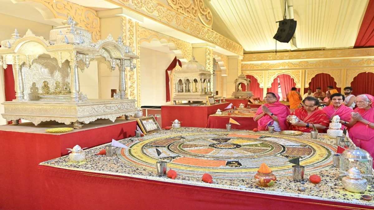 काम की खबरः इंदौर में सिद्ध चक्र महामंडल विधान के तहत आज 108 रथों की भव्य रथयात्रा, यातायात डायवर्ट, इन रास्तों पर जाने से बचें