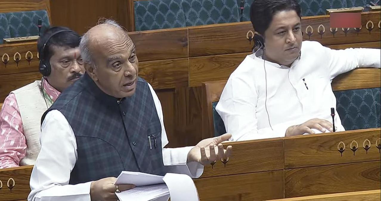 Waqf Amendment Bill: फिर डरी मोदी सरकार! इस सत्र पेश नहीं करेगी वक्फ संशोधन बिल, जेपीसी का कार्यकाल बढ़ाने सदन में प्रस्ताव पारित