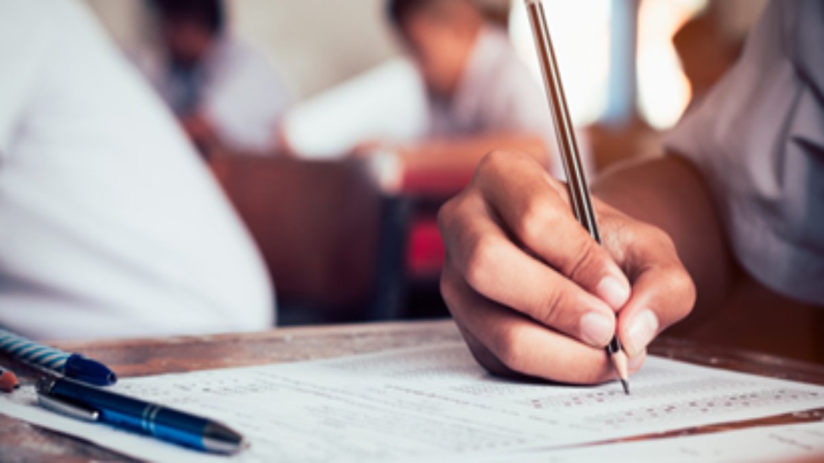 UP RO-ARO and PCS Pre Exam Date: भर्ती परीक्षा की नई तारीख आई सामने, इस दिन होगा एग्जाम