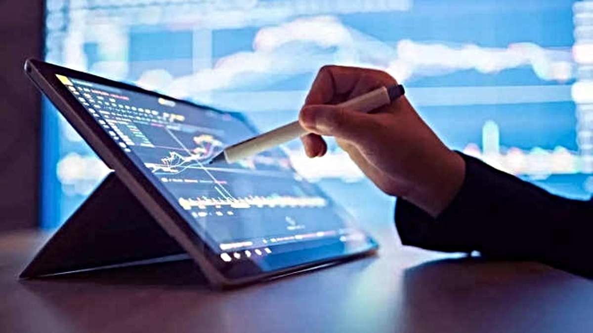 Share Market Investment: इन 3 शेयरों में निवेशकों ने कमाए लाखों रुपये, एक ने तो दिया 95% तक का रिटर्न, जानें उन शेयरों के बारे में…