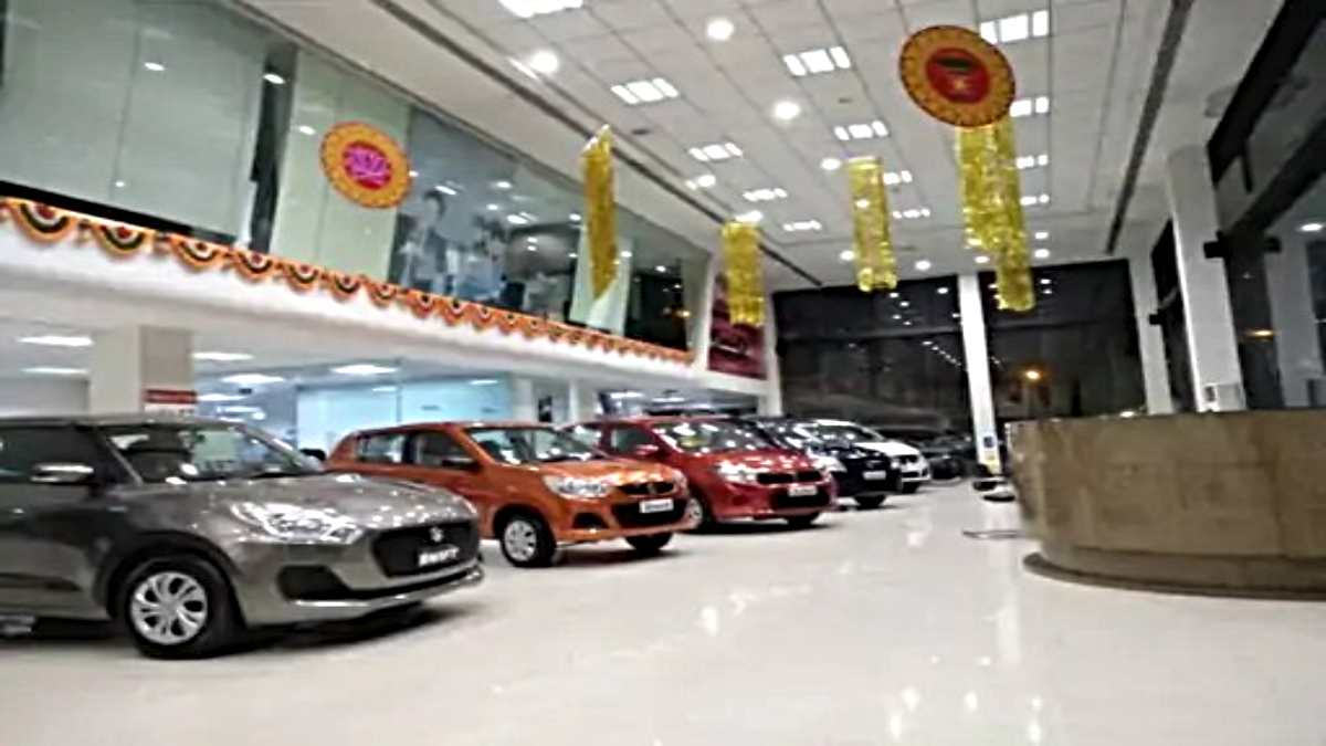 Maruti Suzuki Record Car Sales: मारुति सुजुकी ने अक्टूबर में बेच डाले 5 लाख कार, जानिए रोजाना कितने हजार गाड़ियां बिकी…