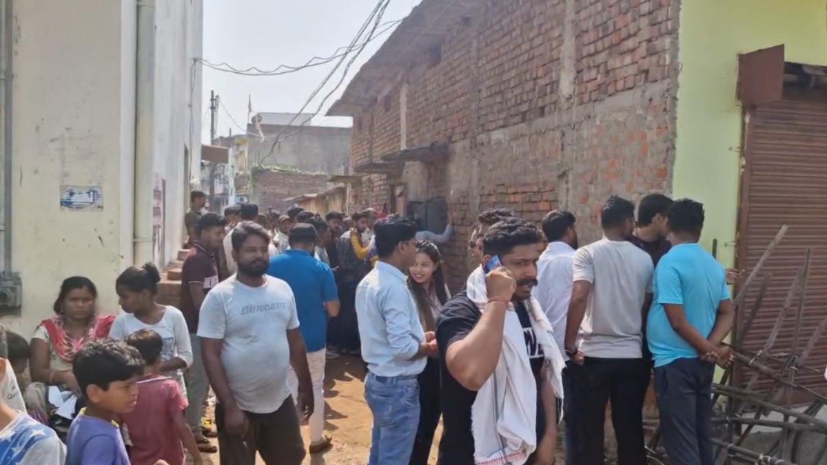 छत्तीसगढ़ : धर्मांतरण को लेकर जमकर हंगामा, हिंदू संगठन के कार्यकर्ताओं ने घेरा घर, पुलिस संदिग्धों को हिरासत में लेकर कर रही पूछताछ