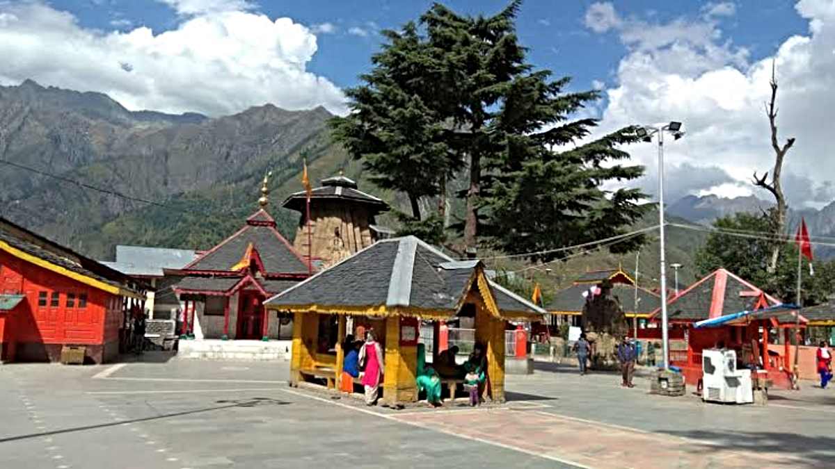 Bhai Dooj 2024: देश का एक ऐसा मंदिर जहां रहते हैं यमराज, चित्रगुप्त बताते हैं जीवात्मा के कर्मों का लेखा-जोखा…