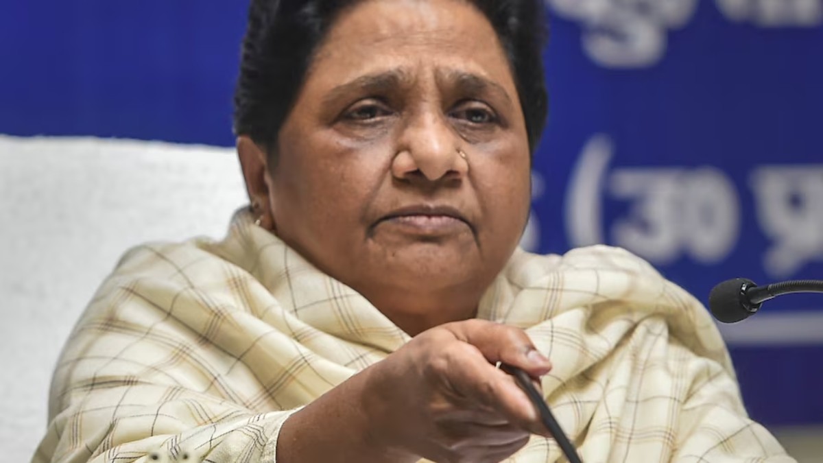 उपचुनाव के बीच बसपा नेताओं पर गिरी गाज, पार्टी ने दिखाया बाहर का रास्ता, सपा से सांठगांठ और मिलीभगत का आरोप