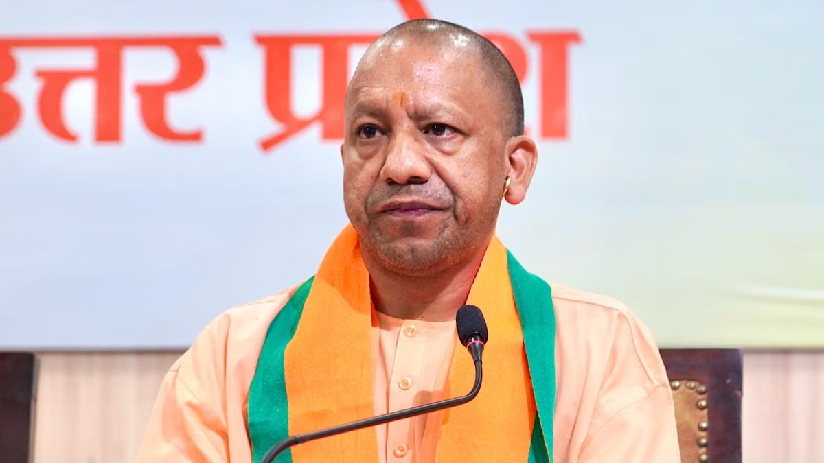 CM योगी को अधिकारियों का ठेंगा! सरकार को गलत रिपोर्ट भेज रहा ‘सिस्टम’, खराब सड़कों की बजाय ठीक-ठाक मार्गों के मरम्मत का भेजा प्रस्ताव, उठ रहे कई सवाल