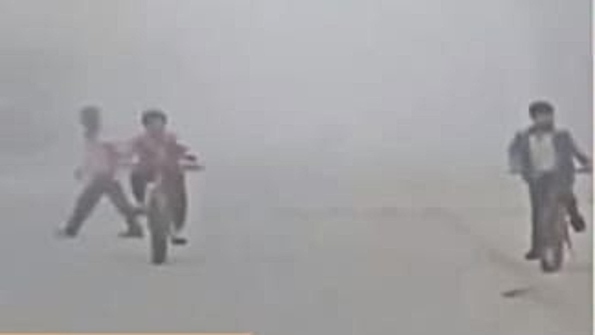 India Meteorological Department: ओडिशा के बोनाई में कोहरे ने जनजीवन को अस्त-व्यस्त कर दिया; 36 घंटों में बंगाल की खाड़ी के ऊपर कम दबाव की संभावना…