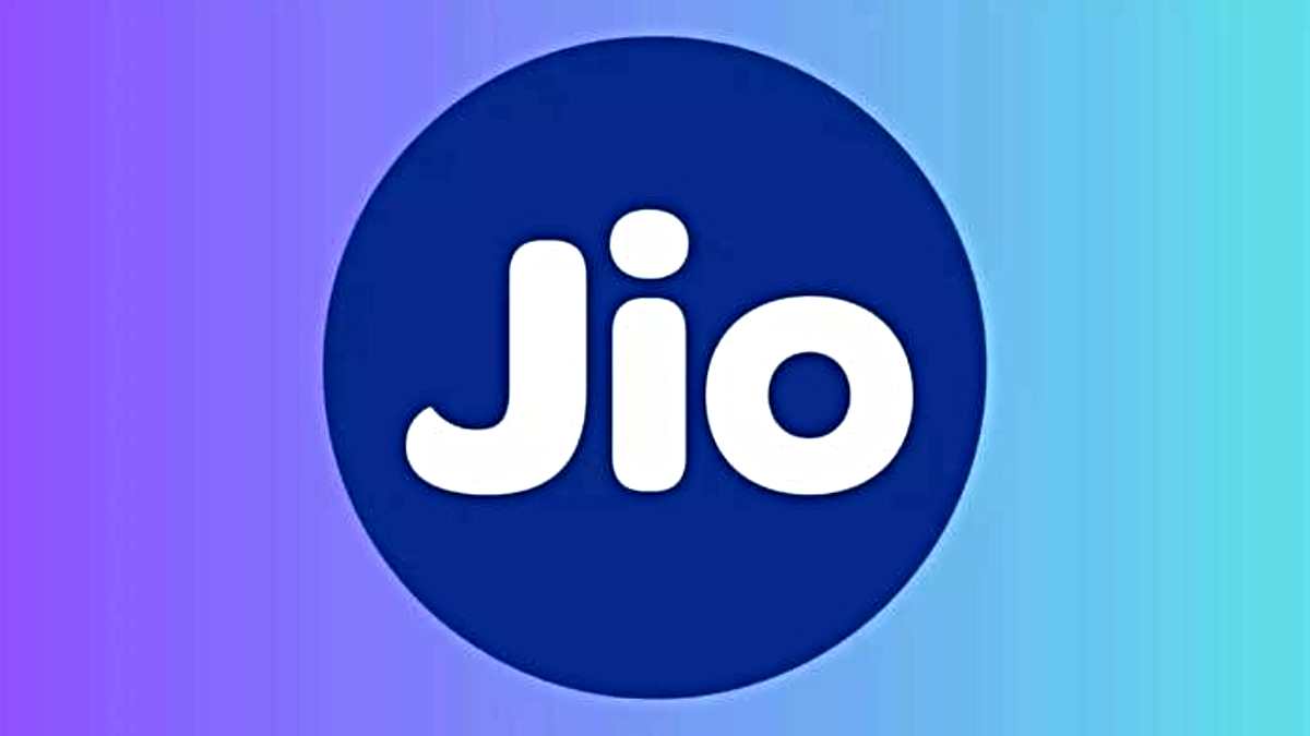 Jio Financial Services: इस शेयर ने भरी उड़ान, गिरावट में भी लगा अपर सर्किट, जानिए कितने प्रतिशत का उछाल…