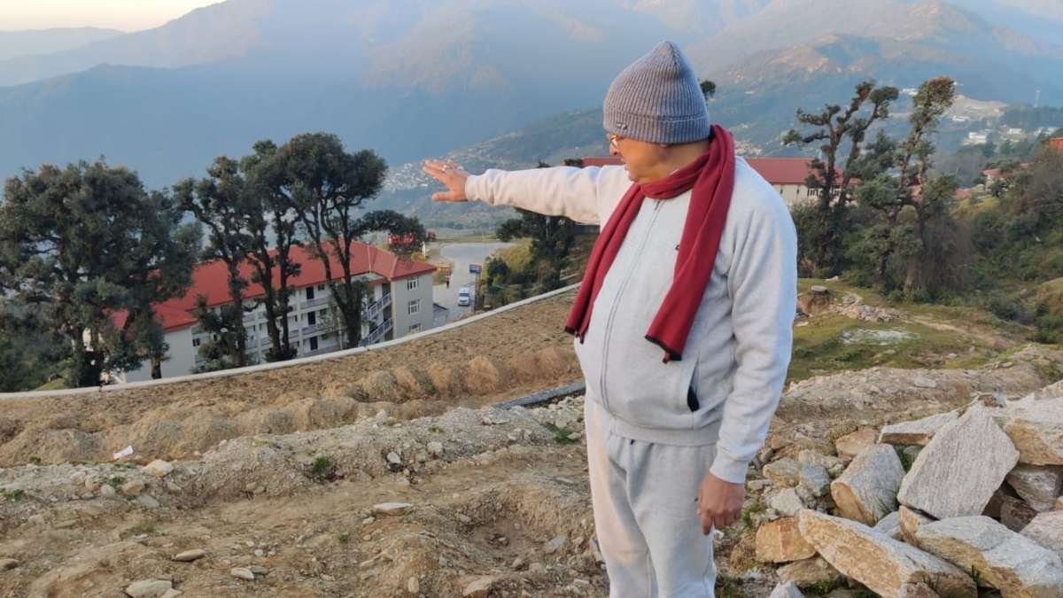 CM धामी ने गैरसैंण में चल रहे विकास कार्यों का किया निरीक्षण, स्थानीय लोगों से मुलाकात कर लिया फीडबैक