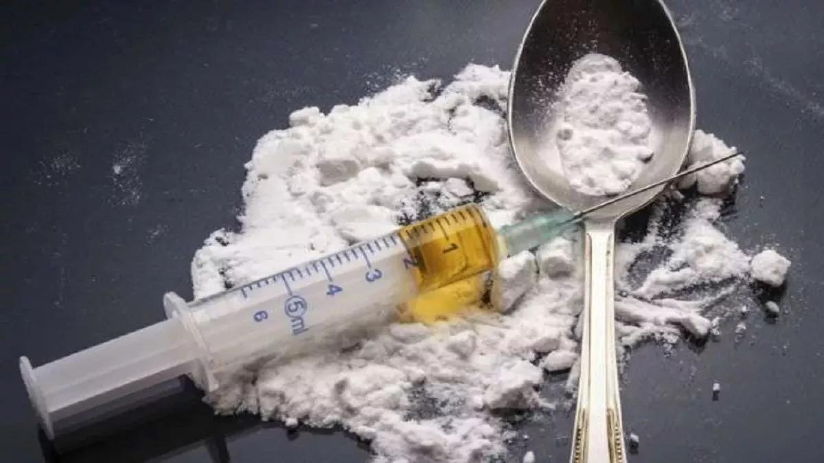 नशे का जहरीला खेपः 3 ड्रग तस्करों से 1.2 किलो स्मैक पुलिस ने किया जब्त, कीमत जानकर उड़ जाएंगे होश…