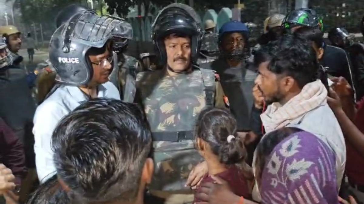 हादसा, हिंसा और खूनी खेलः 2 बाइकों के बाद आपस में भिड़े 2 समुदाय के लोग, चाकूबाजी कर किया पथराव, CEO, कोतवाल और 1 युवक घायल