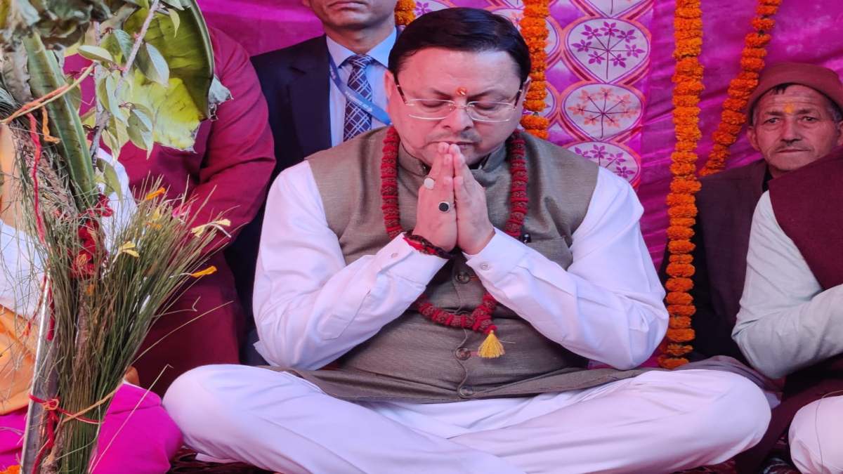 रुद्रप्रयाग पहुंचे CM धामी: त्रियुगीनारायण मंदिर पहुंचकर लिया भगवान का आशीर्वाद, चुनावी सभा में भरेंगे हुंकार