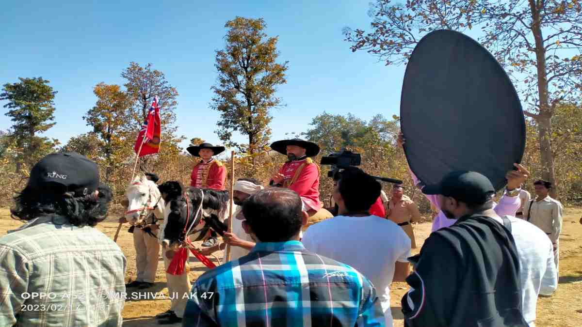 पहली बार पर्दे पर दिखेगी आदिवासी लड़ाकों की वीरगाथा, ‘जंगल सत्याग्रह’ पर शख्स ने बनाई फिल्म, जर्मनी के कलाकार ने भी निभाई भूमिका