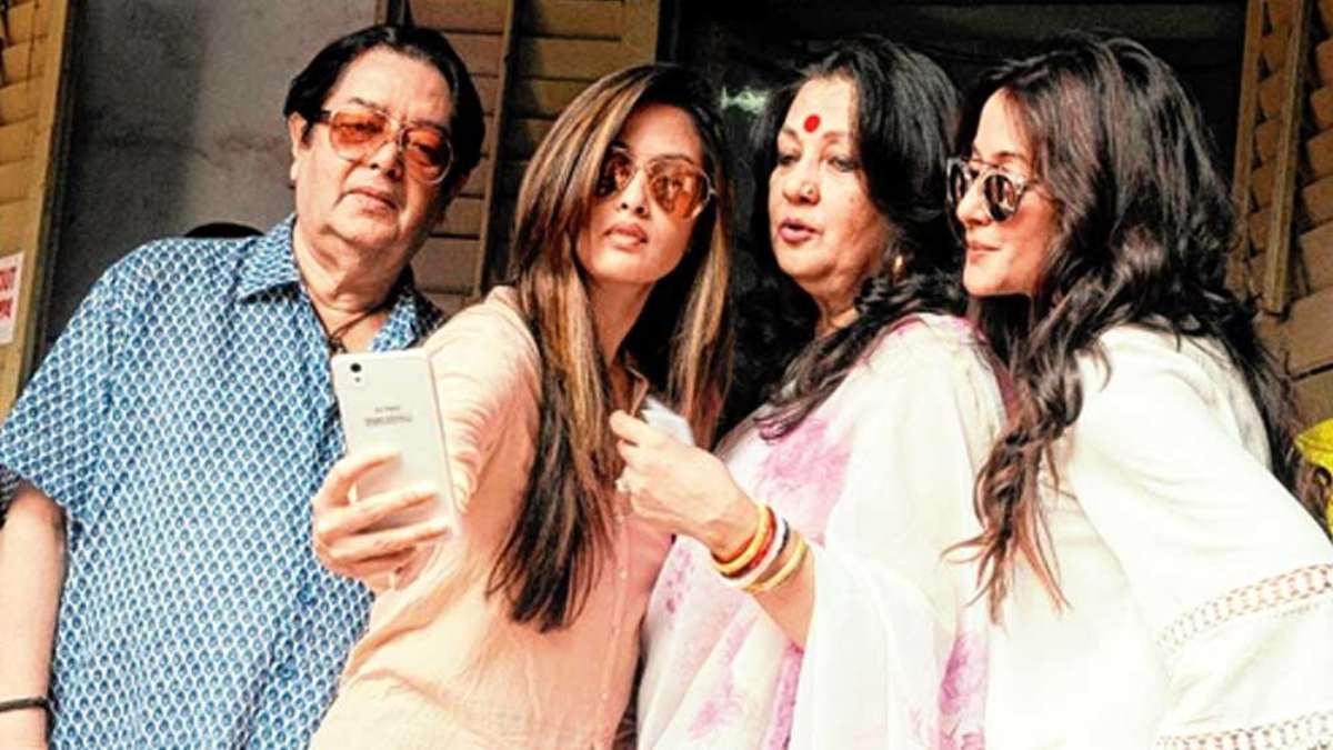 नहीं रहे Moon Moon Sen के पति Bharat Dev Varma, घर पर तोड़ा दम, Mamata Banerjee ने जताया दुख …