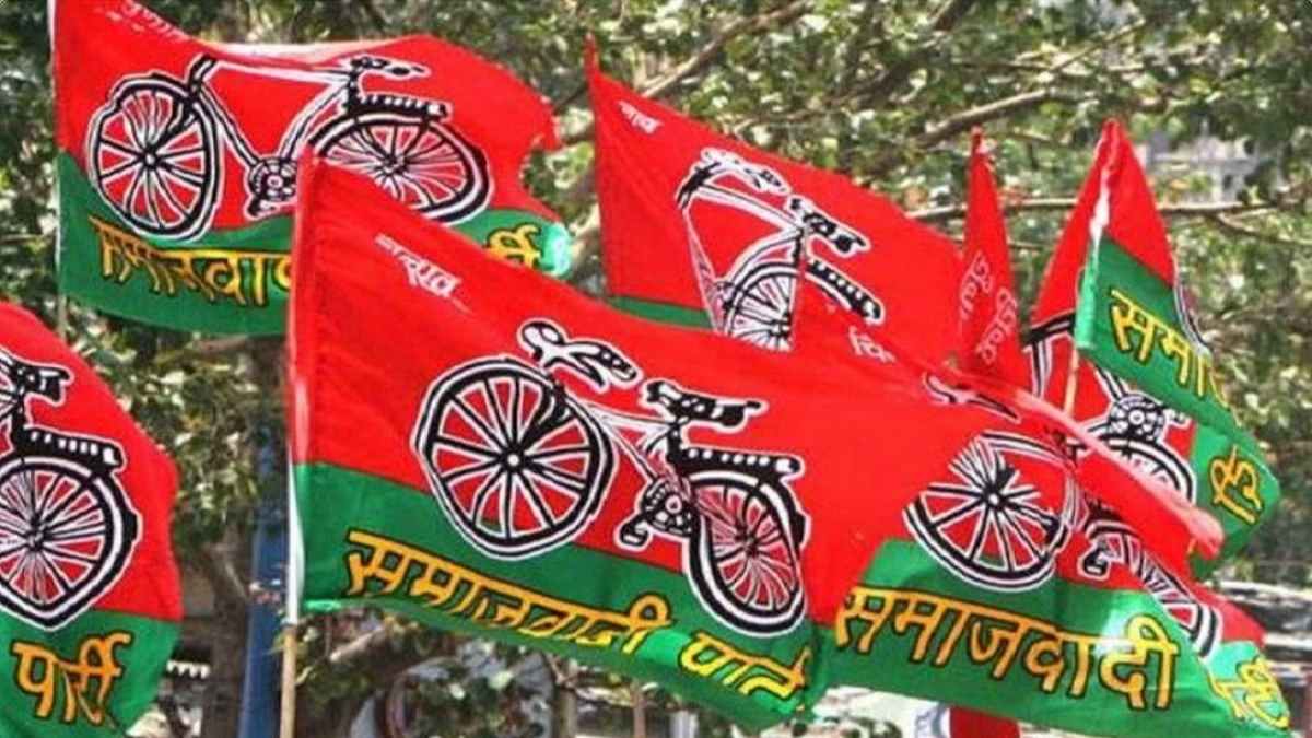 किसकी शह पर UP पुलिस बेलगाम? सपा बूथ एजेंट को उठा ले गई खाकी, पार्टी के झंडे को लातों से रौंदा, सपा सांसद का बड़ा आरोप