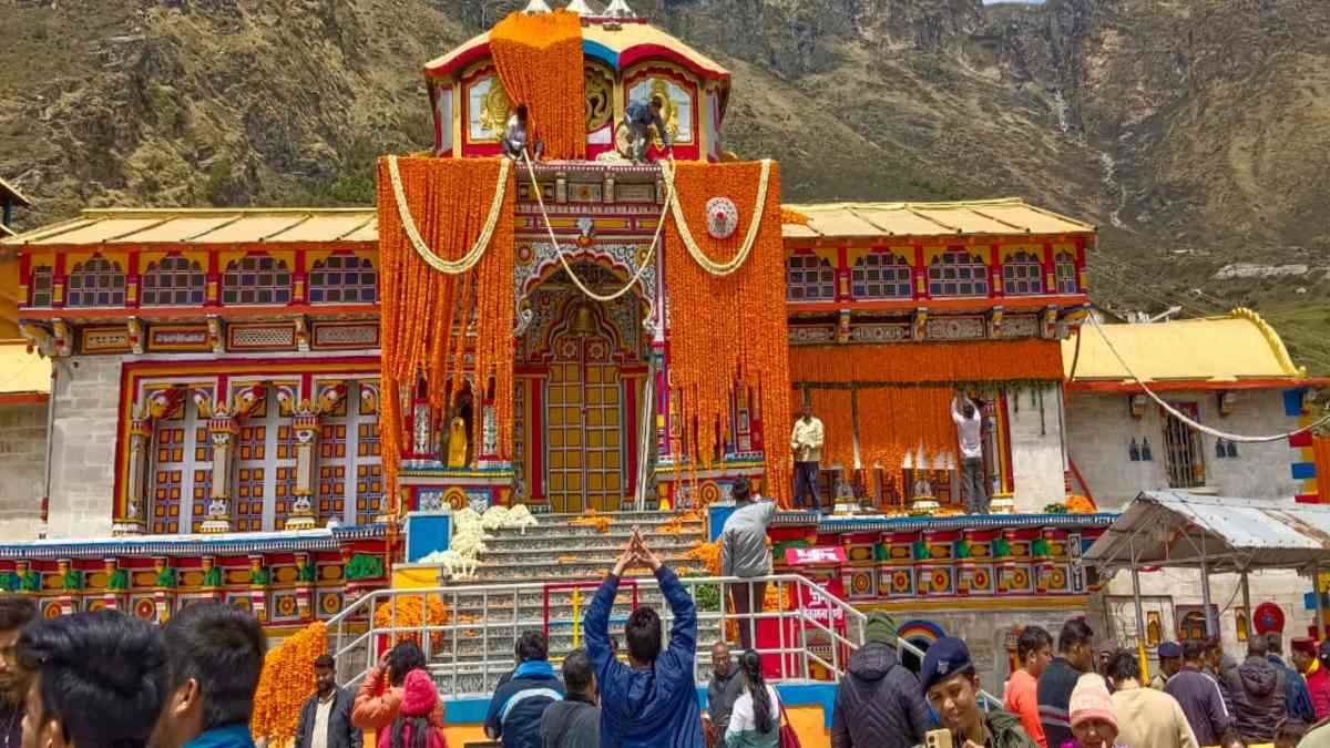 Badrinath Dham: भगवान ‘बद्रीविशाल’ की नगरी में चला सफाई अभियान, नगर पंचायत ने कचरे से की छप्परफाड़ कमाई