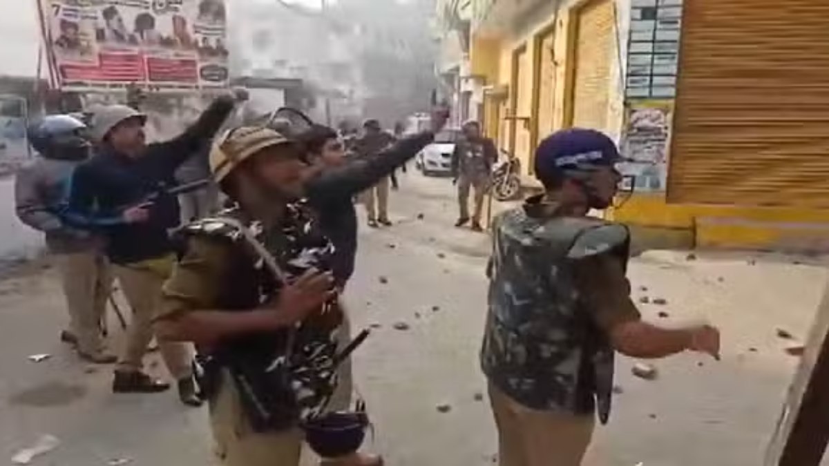 UP BREAKING : संभल शाही जामा मस्जिद में सर्वे के दौरान पुलिस पर पथराव, स्थिति तनावपूर्ण