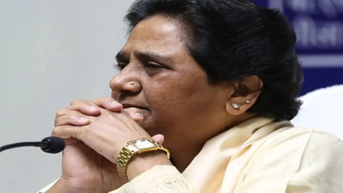 बसपा की रणनीति को क्या हो गया है, जीतने की क्षमता तो छोड़िए, लड़ाई में भी नहीं