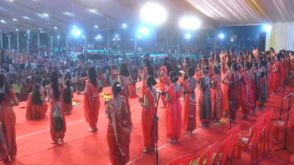 महिला सशक्तिकरण का शंखनाद: 25 हजार कन्याओं ने महिषासुर मर्दिनी स्तोत्र का किया पाठ, देखें VIDEO