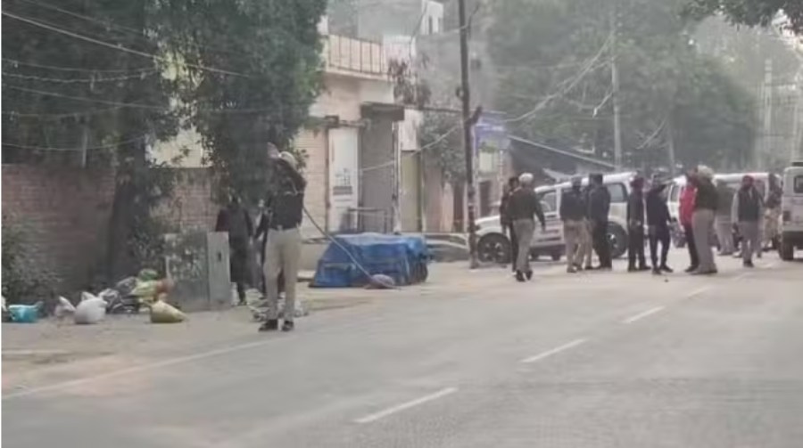 अमृतसर में पुलिस स्टेशन के बाहर IED मिलने से हड़कंप, बड़ी साजिश की आशंका