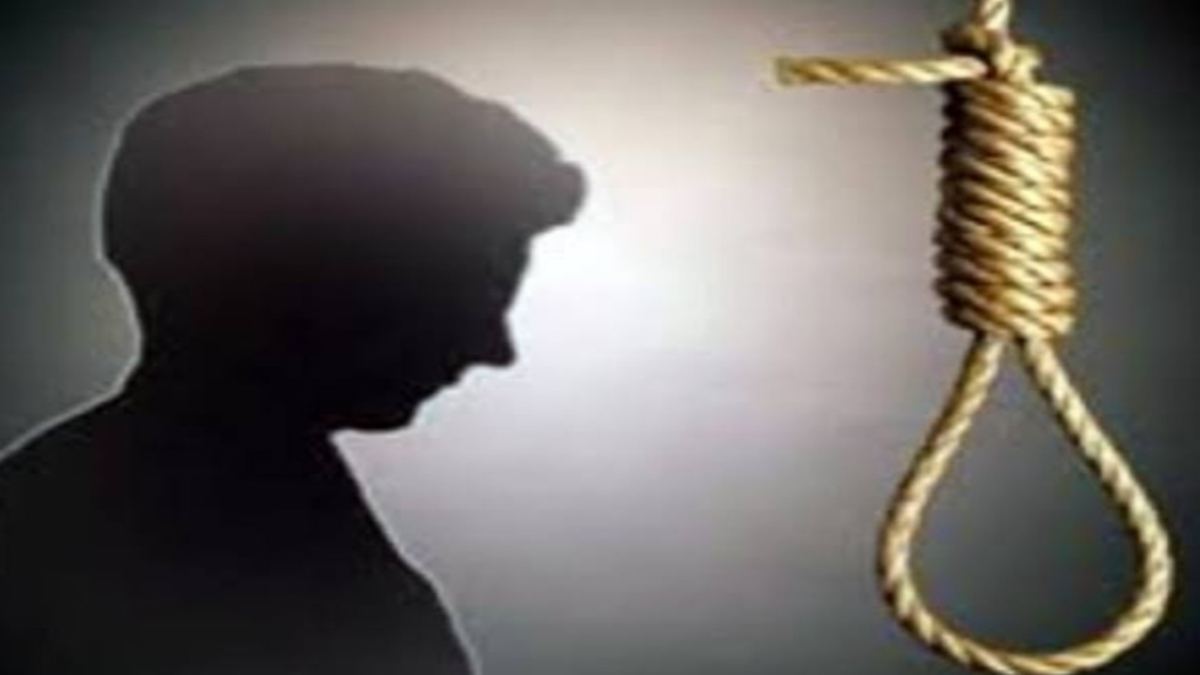 हार गई जिंदगीः फांसी के फंदे में लटकी मिली छात्र की लाश, हॉस्टल में उठाया खौफनाक कदम