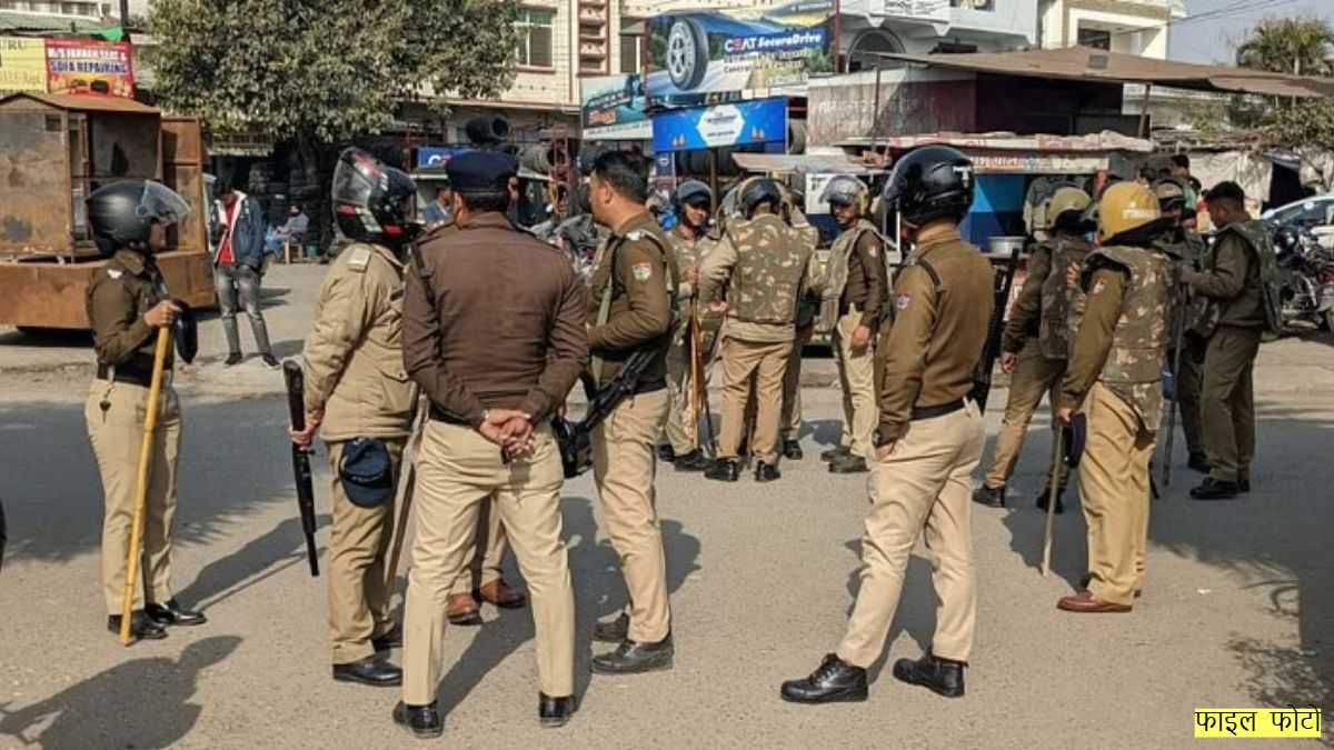 संभल हिंसा के बाद हल्द्वानी में अलर्ट: धार्मिक स्थलों के पास तैनात किया गया पुलिस बल, सीओ बोले- माहौल खराब करने वालों पर…