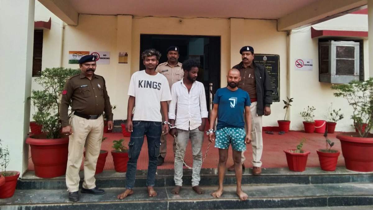 राजधानी में युवती से गैंगरेप, पहले तीन आरोपियों ने शराब का किया सेवन फिर बनाया हवस का शिकार, पुलिस ने 24 घंटे में किया गिरफ्तार