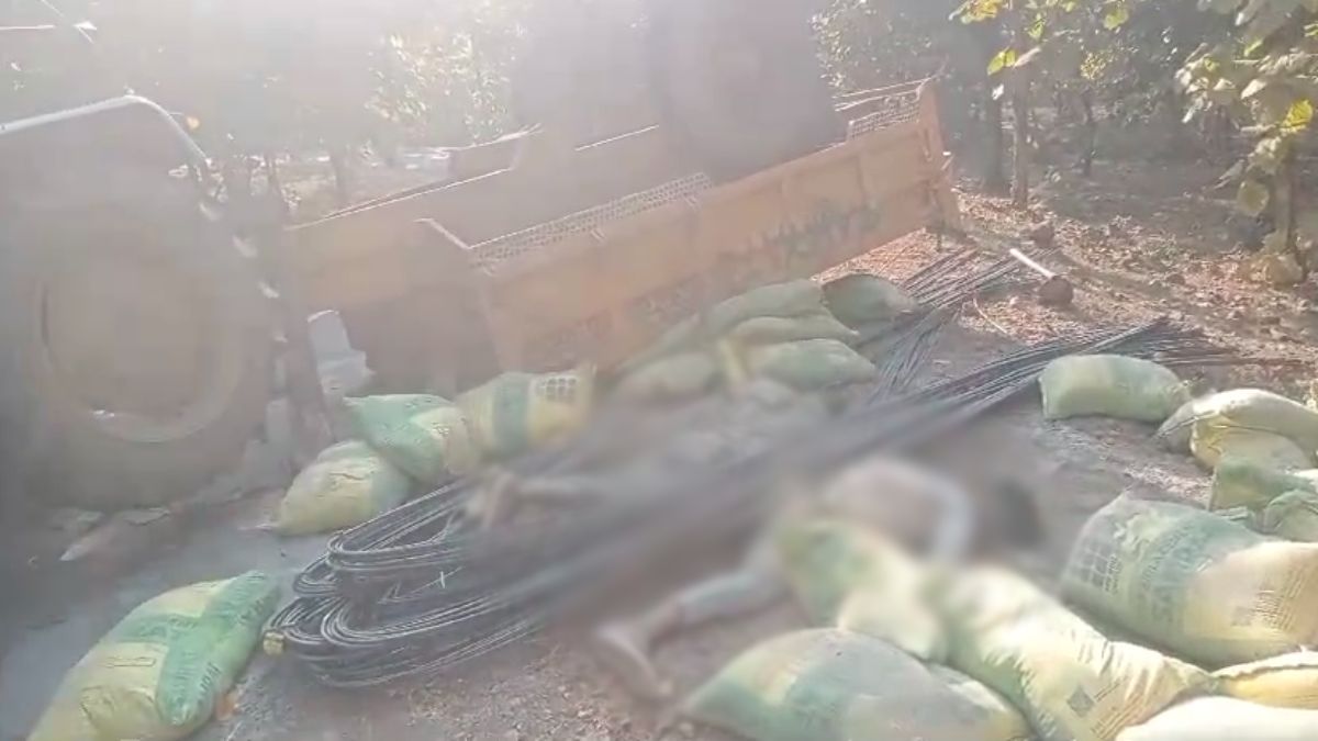 काल की गाल में समा गई 2 जिंदगीः सीमेंट और सरिए से लदी ट्रैक्टर-ट्रॉली पलटी, हादसे में दो युवक की मौत