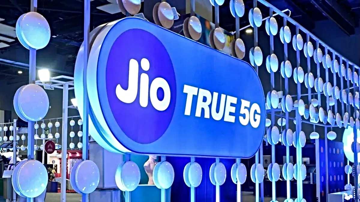 Jio 999 Plan: Jio का धांसू प्रीपेड प्लान, 98 दिनों तक वेलिडिटी के साथ प्लान में फ्री मिल रहा बहुत कुछ…