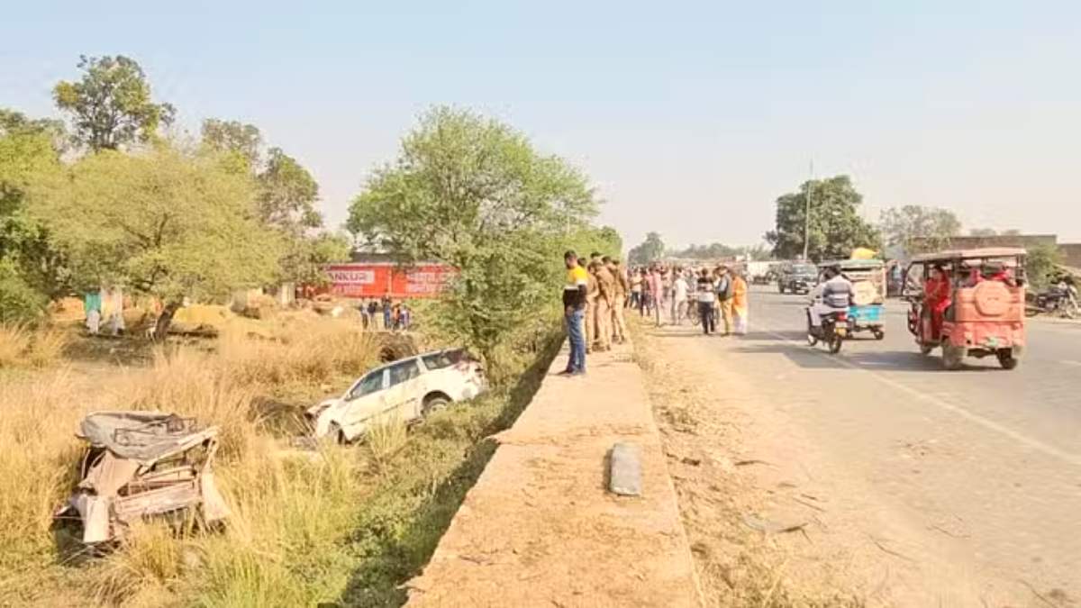 हाइवे पर 1, 2 नहीं बिछ गई 5 लाशेंः कार ने टेंपो को मारी ठोकर, खंती में जा गिरे दोनों वाहन, 5 की मौके पर मौत, 6 गंभीर घायल