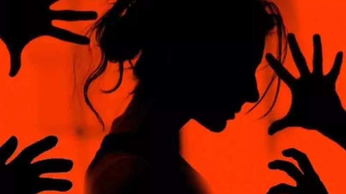 ‘बीजेपी राज’ में बेटियों पर बेइंतहा जुल्मः किशोरी के साथ 3 दरिंदों ने किया गैंगरेप, फिर सुलाई मौत की नींद, खाकी ने पैसे लेकर आरोपियों को छोड़ा!