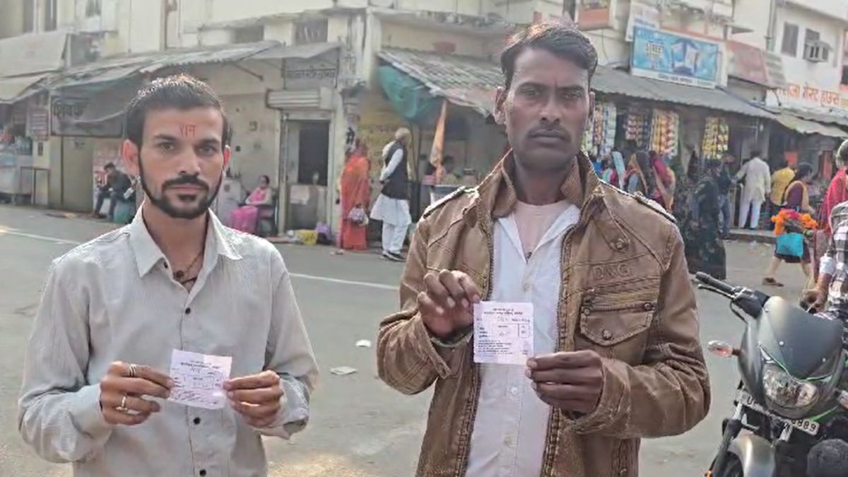 धार्मिक नगरी ओरछा में पुलिस की मनमानीः मजदूरी ₹300 और पुलिस ने काटा ₹500 का चालान, अब व्यक्ति परिवार का पेट भरे या चालान
