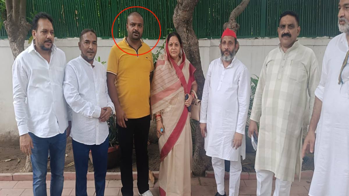 ‘मैं सपा सांसद का निजी सचिव हूं…’, रुचि वीरा के करीबी पर FIR, जानिए क्या है पूरा मामला