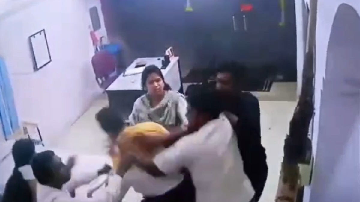 वीडियो: पहले कराया इलाज, फीस मांगने पर डॉक्टर से की मारपीट, आरोपी फरार…