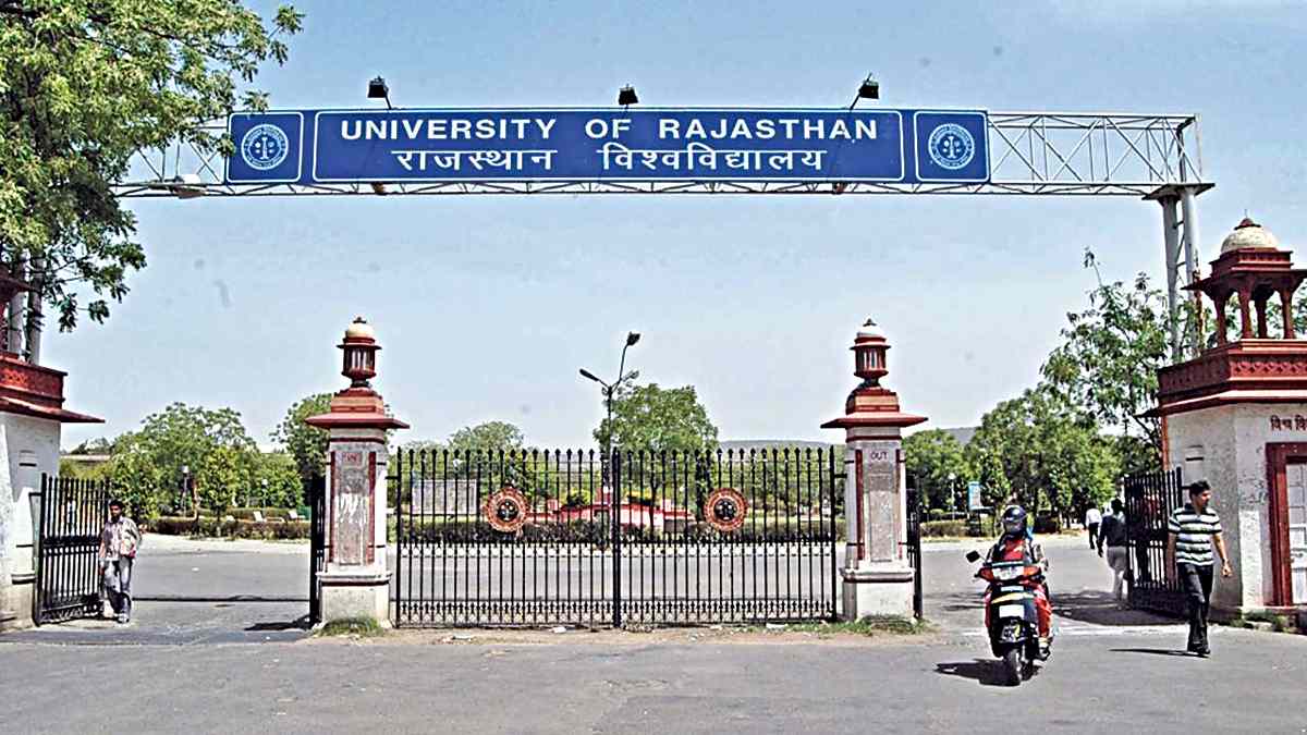 Rajasthan University: राजस्थान विश्वविद्यालय में छात्र ने खुद को आग लगाई, हालत गंभीर…