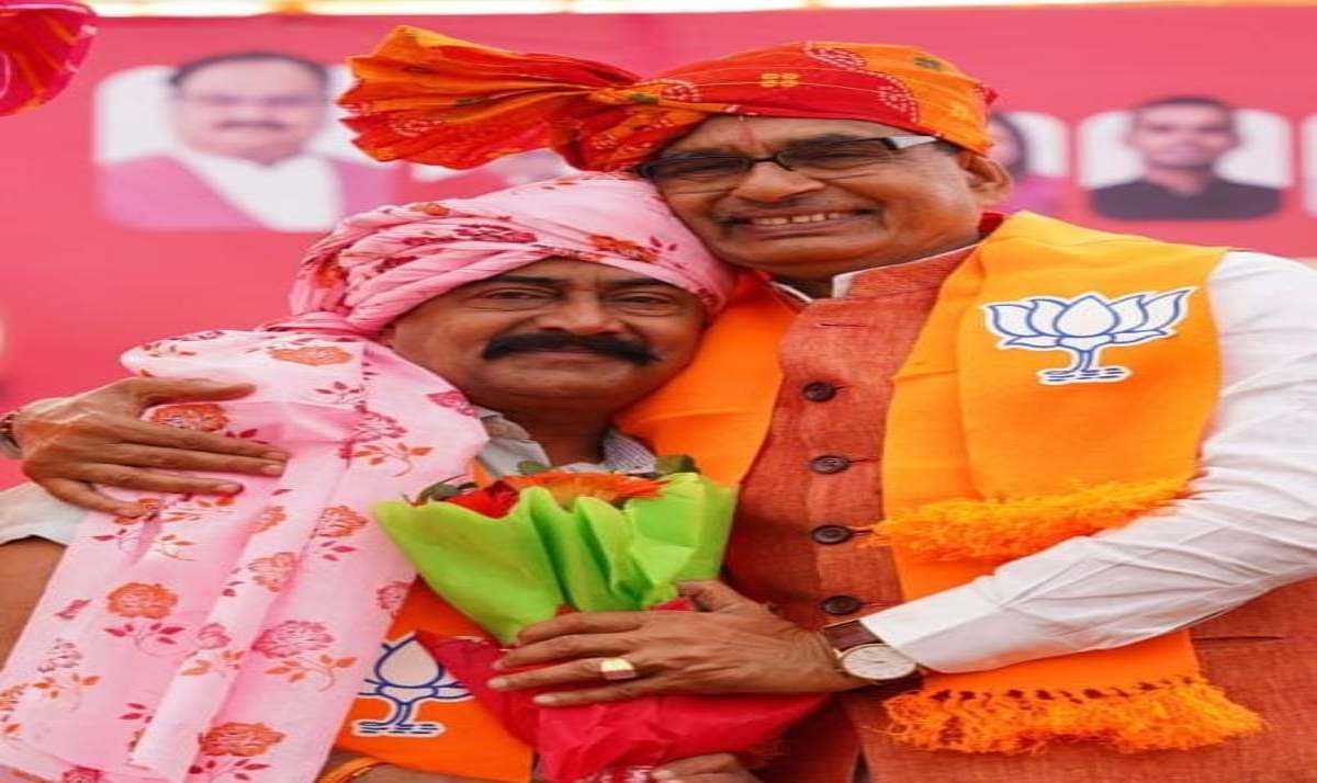 BREAKING: कांग्रेस के पूर्व मंत्री ने थामा BJP का दामन, केंद्रीय मंत्री शिवराज सिंह की मौजूदगी में ली सदस्यता