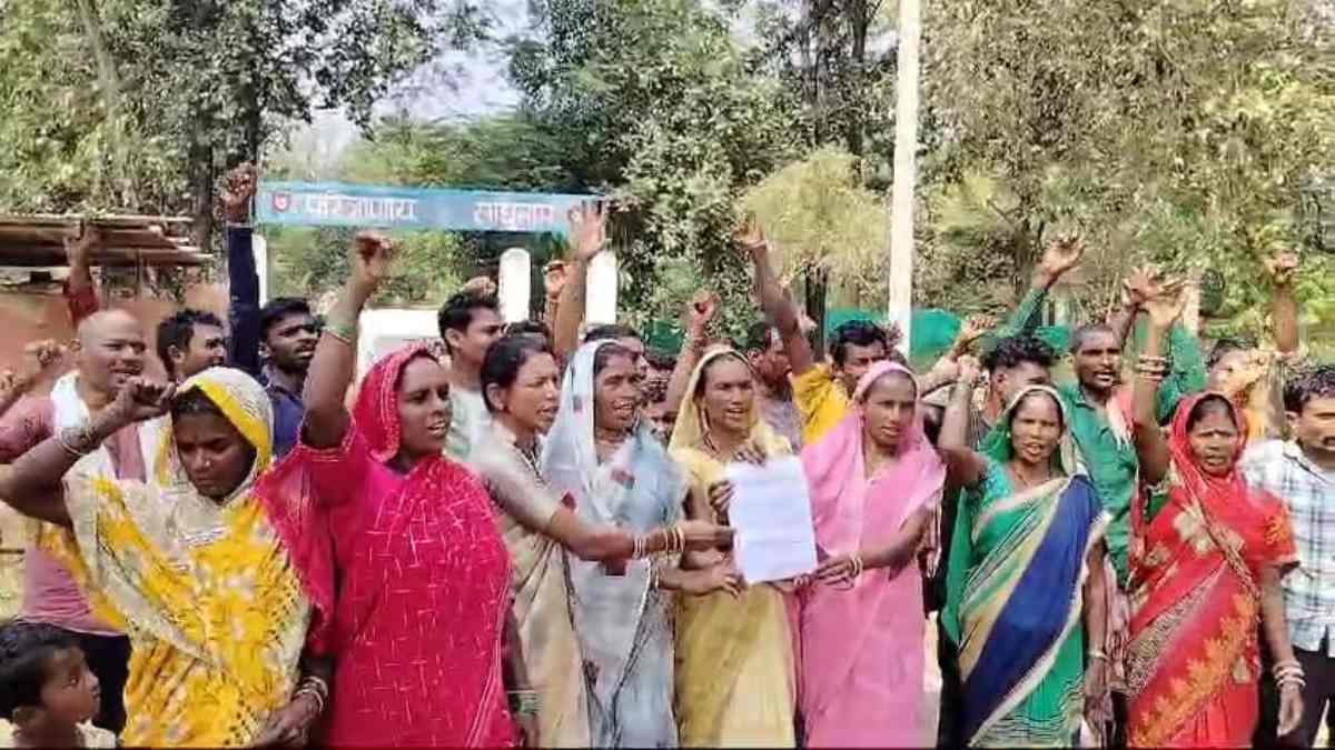 बस्तर की बदलती तस्वीर: लाल आतंक से मुक्ति चाहते हैं ग्रामीण, CAF कैंप को बरकरार रखने की कर रहे मांग