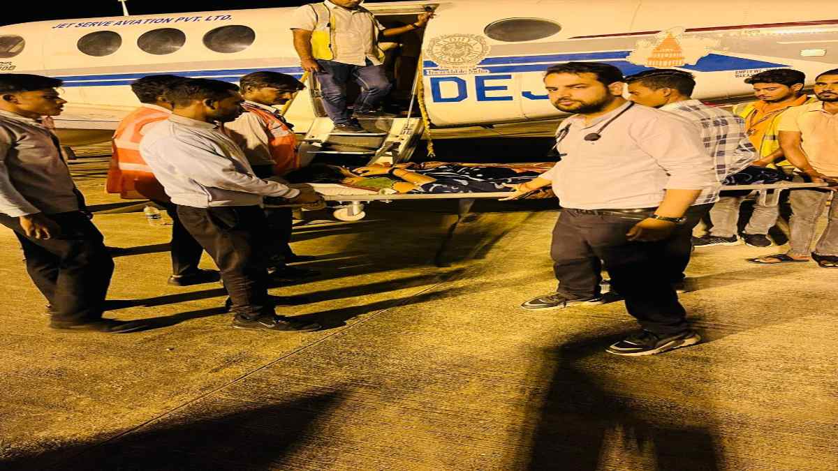 PM Shri Air Ambulance: खजुराहो से महिला को गंभीर हालत में किया एयरलिफ्ट, भोपाल अस्पताल में किया भर्ती