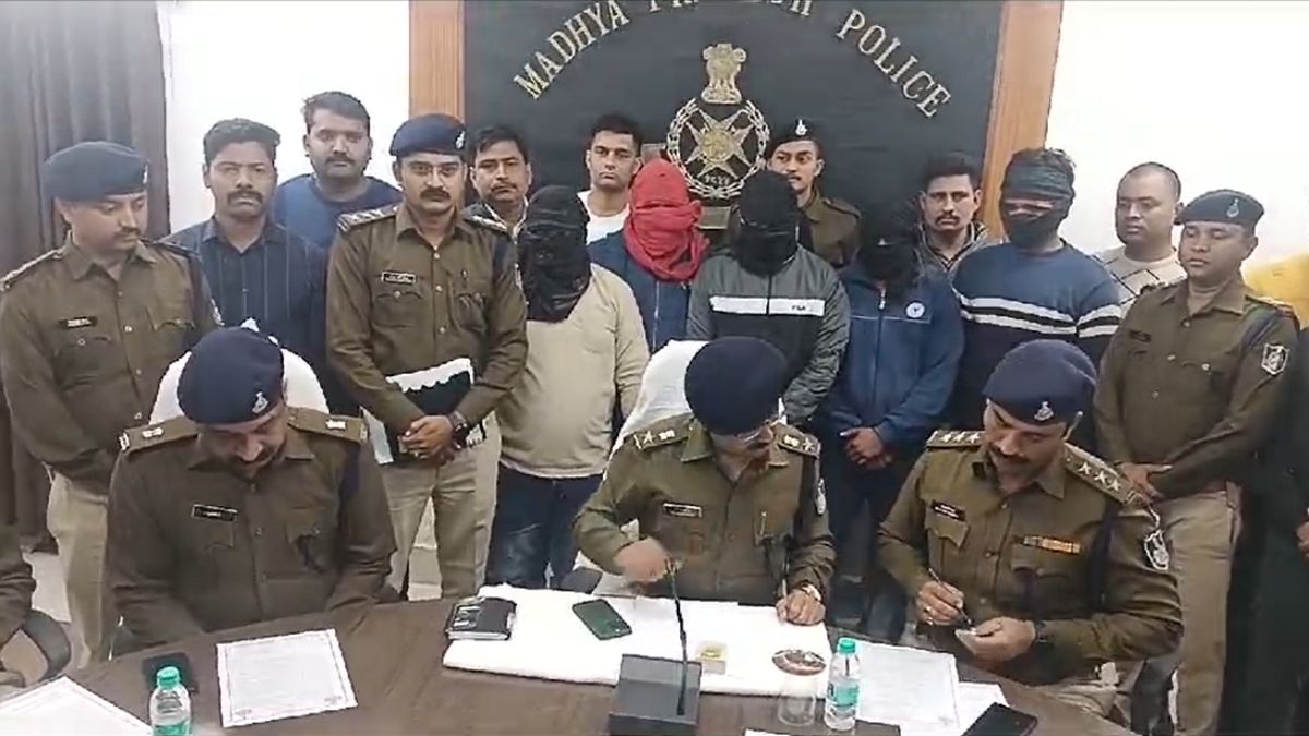 मुरैना ब्लास्ट मामले में 8 लोगों पर मामला दर्ज: 5 आरोपी गिरफ्तार, 3 फरार आरोपियों की पुलिस को तलाश