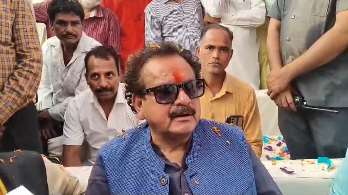 ‘योगीजी दो बुलडोजर रखते हैं’, गुना पहुंचे केंद्रीय राज्यमंत्री SP सिंह बोले- एक सड़क और पुल बनाने के लिए तो दूसरा…