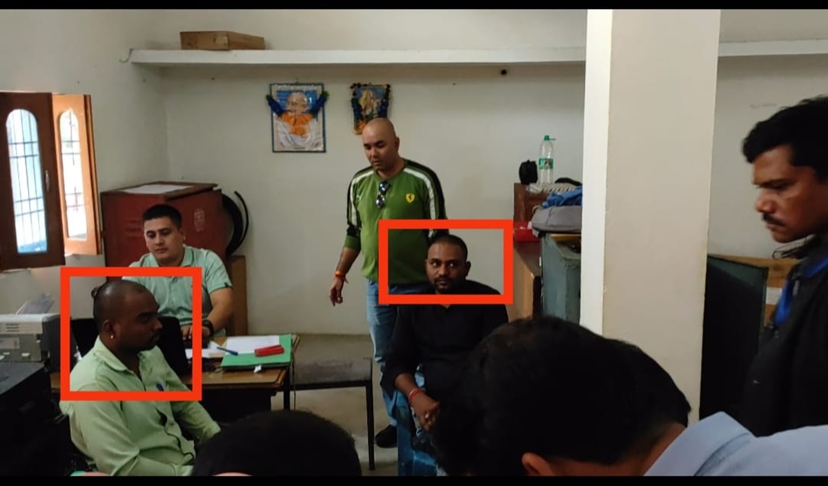 लोकायुक्त का छापा: MPEB के DE और SE घूस लेते रंगे हाथ गिरफ्तार, ट्रांसफार्मर लगवाने के नाम पर मांगे थे 80 हजार रुपए 