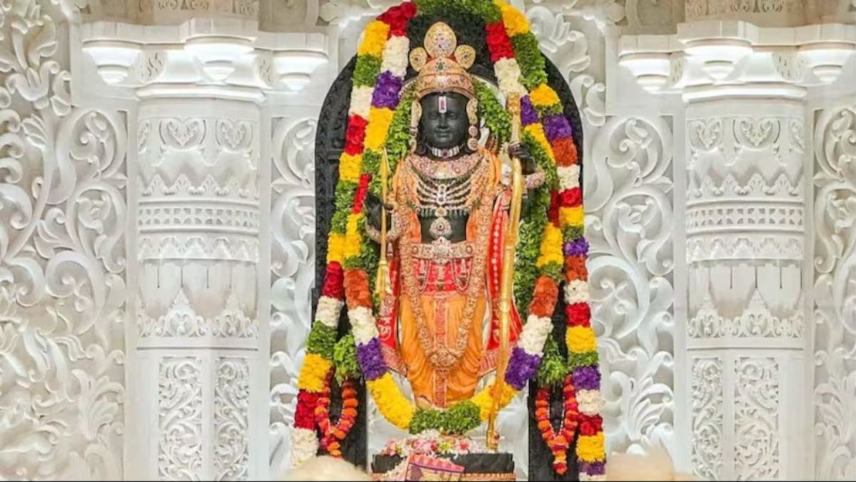 रामलला को लगने लगी सर्दी: गर्म पानी से शुरु हुआ स्नान, रबड़ी और पोहे के साथ मेवे का लग रहा भोग