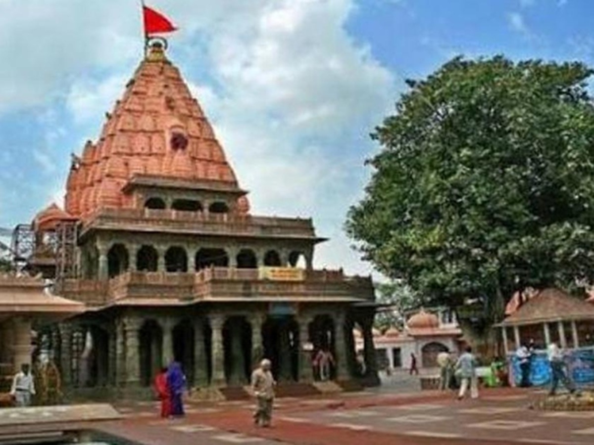 महाकाल मंदिर में VIP श्रद्धालुओं के लिए नया प्रोटोकॉल लागू, दर्शन करने के लिए भरना होगा फॉर्म, देनी होगी ये जानकारी