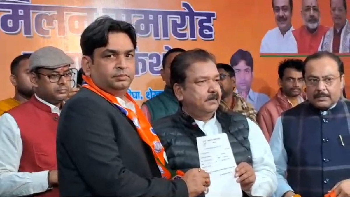 सैकड़ों कार्यकर्ताओं के साथ बीजेपी में शामिल हुए युवा समाजसेवी कुणाल किशोर, दिलीप जायसवाल ने दिलाई सदस्यता
