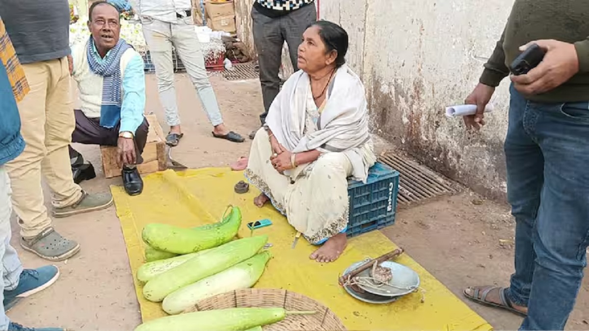 गया में सड़क पर सब्जी बेचने को मजबूर डिप्टी मेयर चिंता देवी, कहा- न सम्मान मिलता है और ना ही बैठक की कोई जानकारी