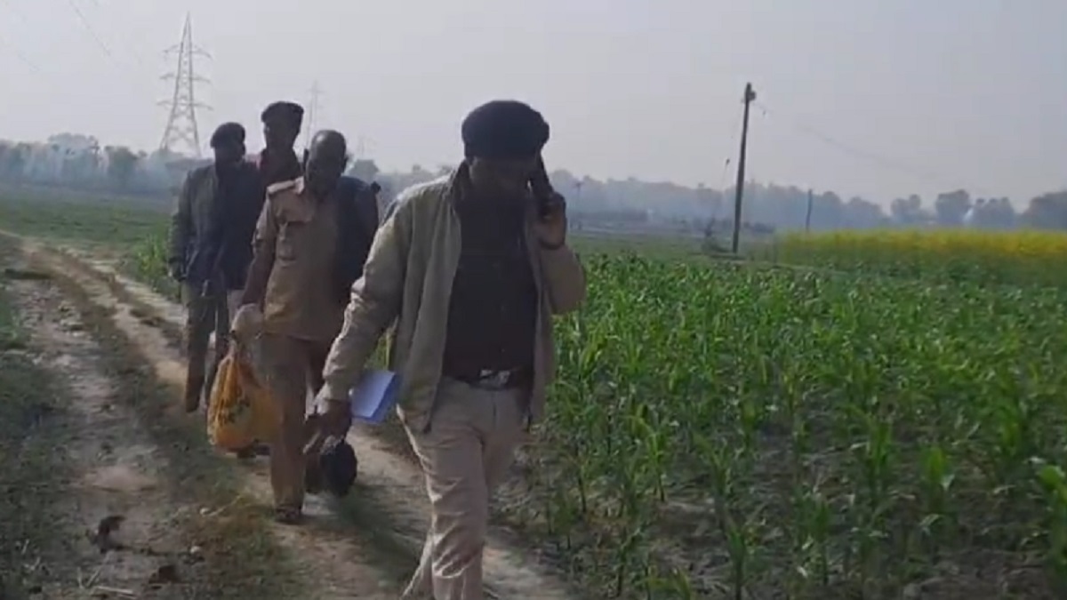 Begusarai Crime: बेगूसराय में गला काटकर युवक की निर्मम हत्या, शरीर का धड़ खोजने में जुटी पुलिस