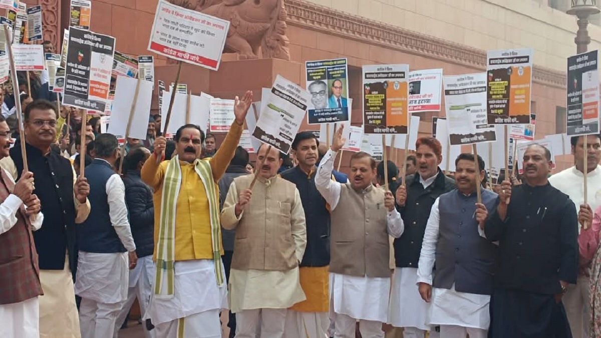 ‘लोकतांत्रिक मर्यादा के नाम पर कलंक’, राहुल गांधी द्वारा भाजपा सांसदों को धक्का देने पर सांसद गोपल जी ठाकुर का बड़ा बयान