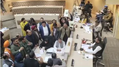 चंडीगढ़ नगर निगम की बैठक में हंगामा : अनिल मसीह के खिलाफ नारेबाजी, बहस से हाथापाई तक पहुंचा मामला