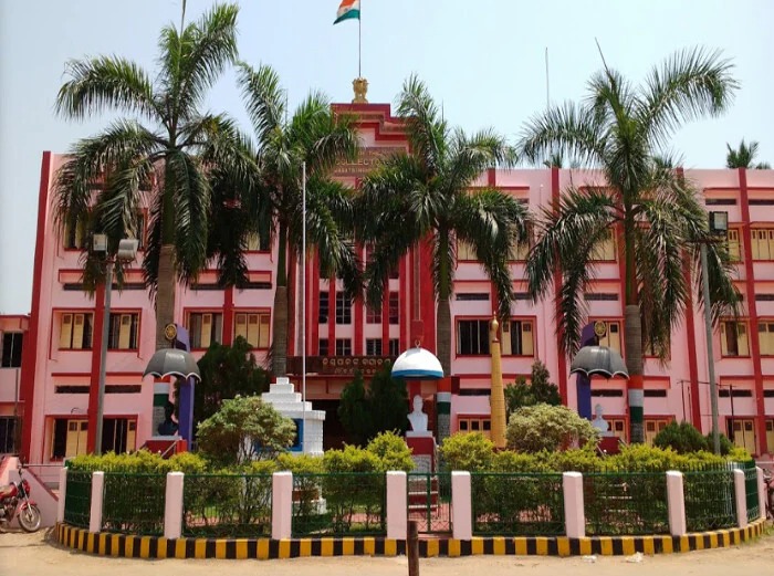 जगतसिंहपुर के असिस्टेंट कलेक्टर ने महिला कर्मचारी से किया दुर्व्यवहार, हुए निलंबित