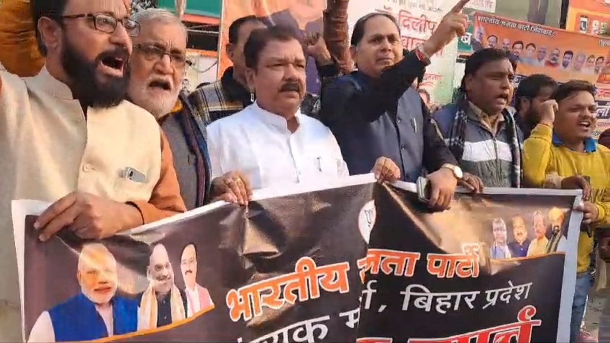 बांग्लादेश में हिंदुओं पर हो रहे अत्याचार के खिलाफ बीजेपी अल्पसंख्यक का आक्रोश मार्च, दिलीप जायसवाल ने कहा- आगे और स्थिति खराब…